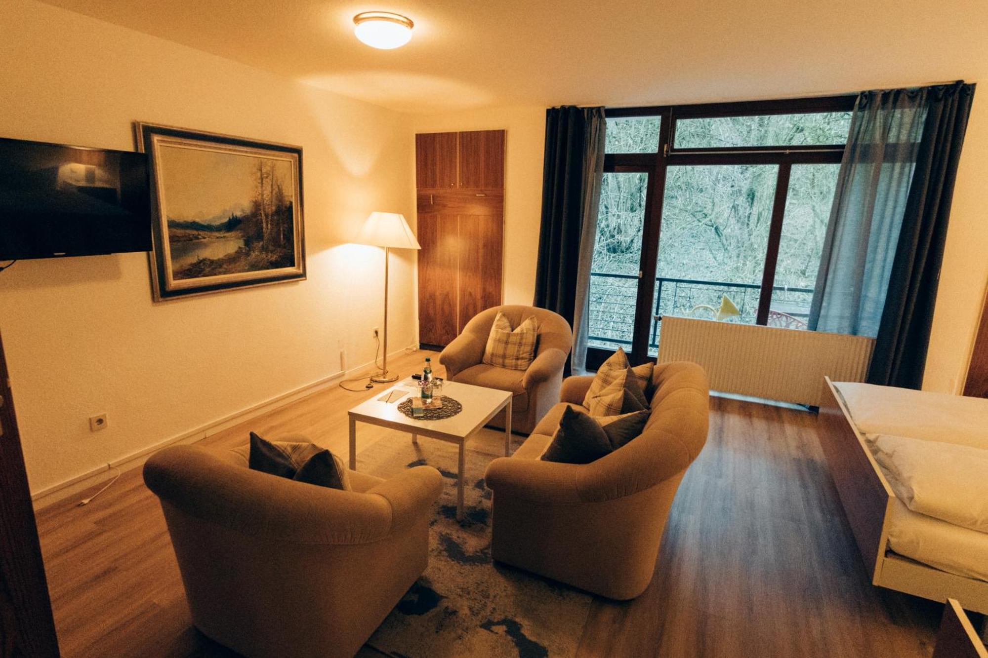 Gasthof Hotel Zur Post Egloffstein Exteriör bild