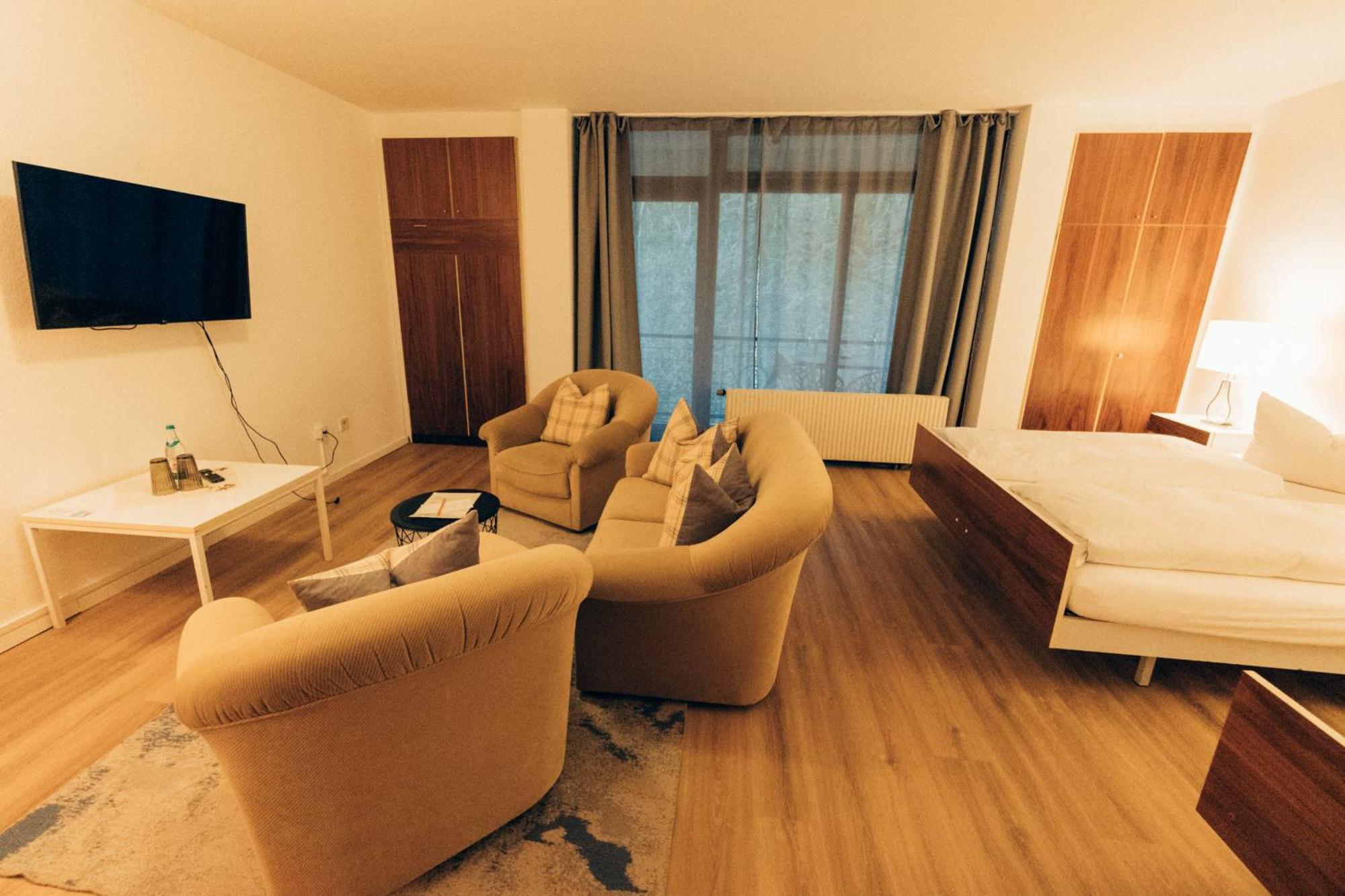 Gasthof Hotel Zur Post Egloffstein Exteriör bild