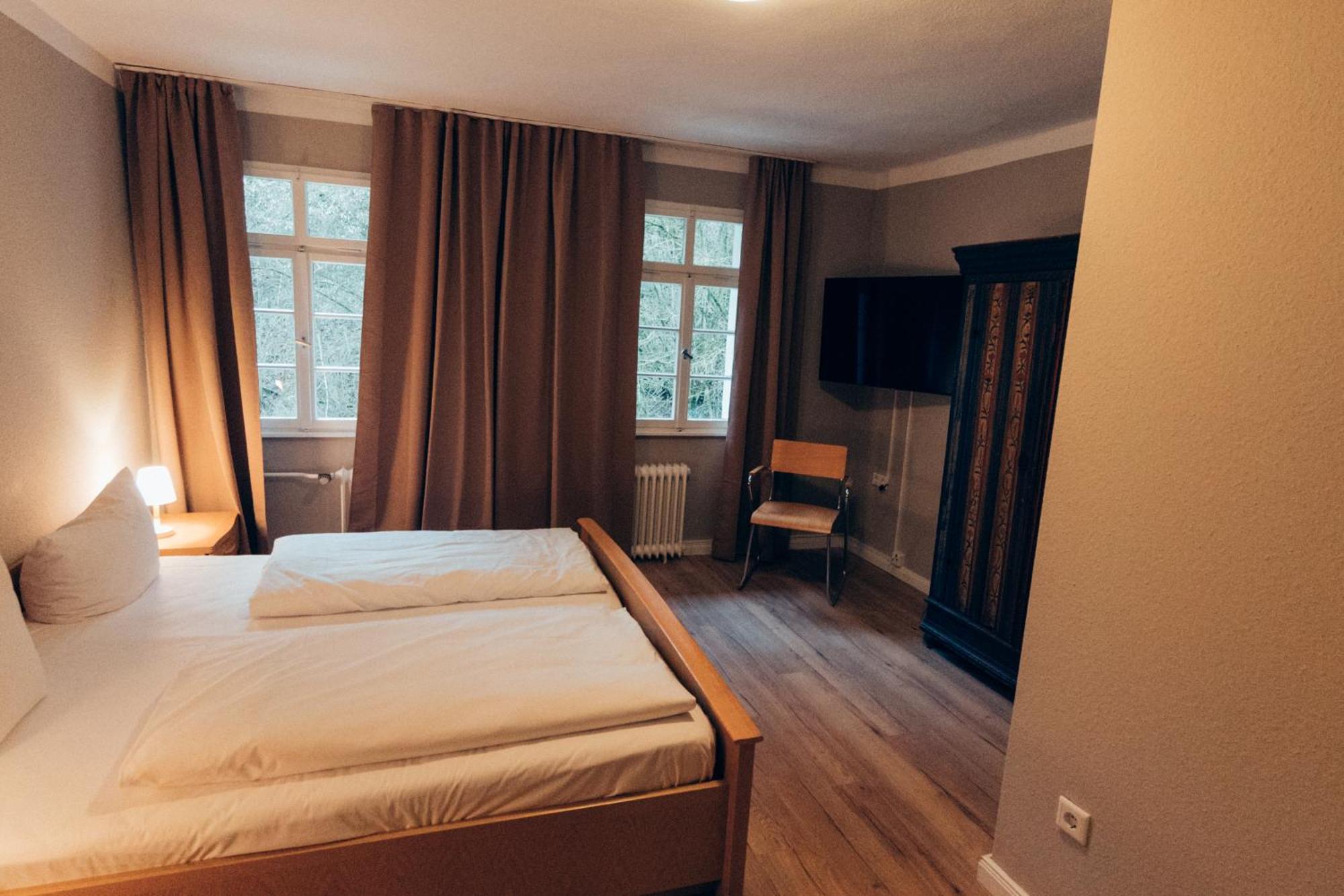 Gasthof Hotel Zur Post Egloffstein Exteriör bild